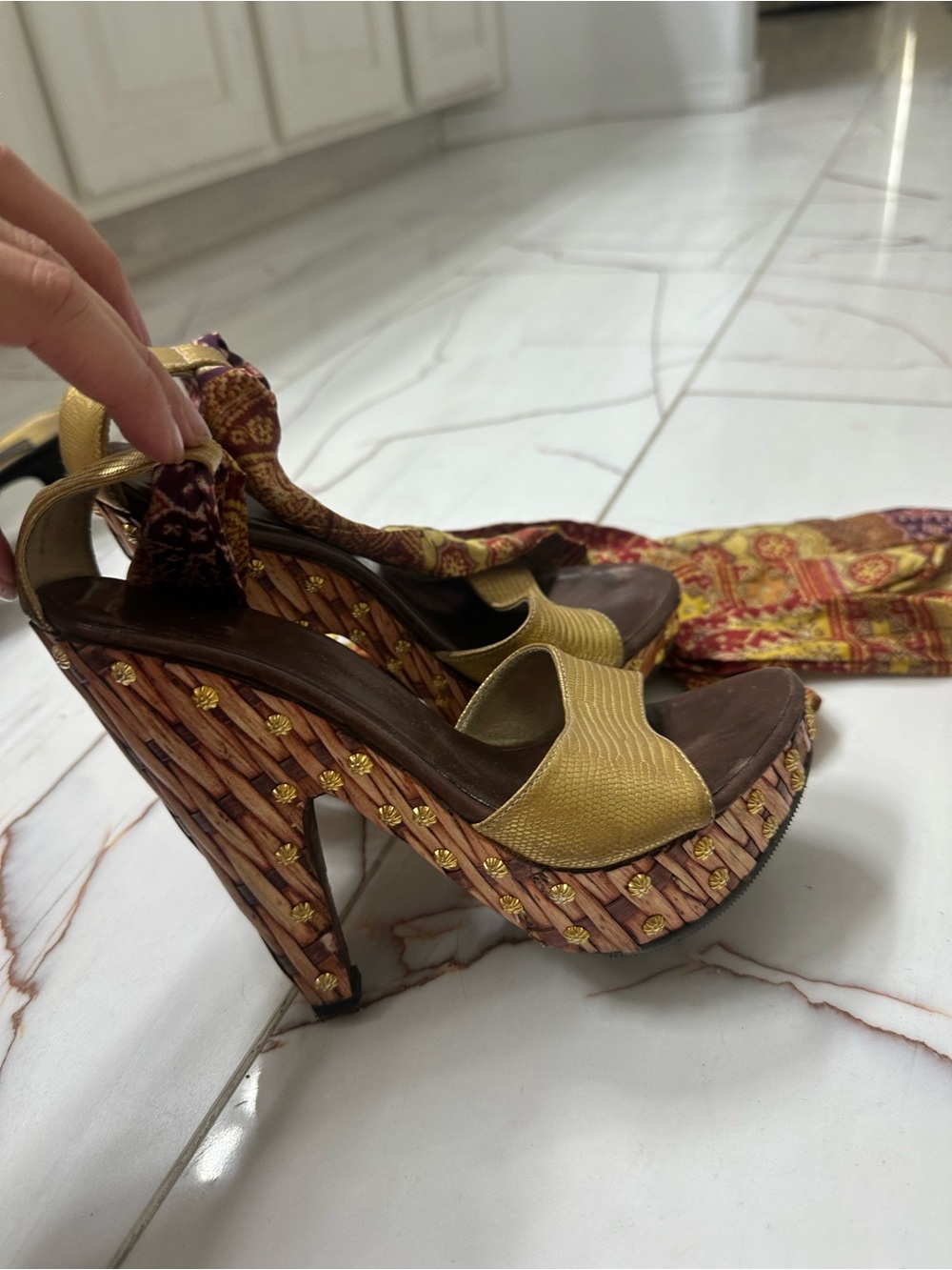 Giuseppe Zanotti Gold Ankle-Tie Heeled Sandals - Picture 2 of 2